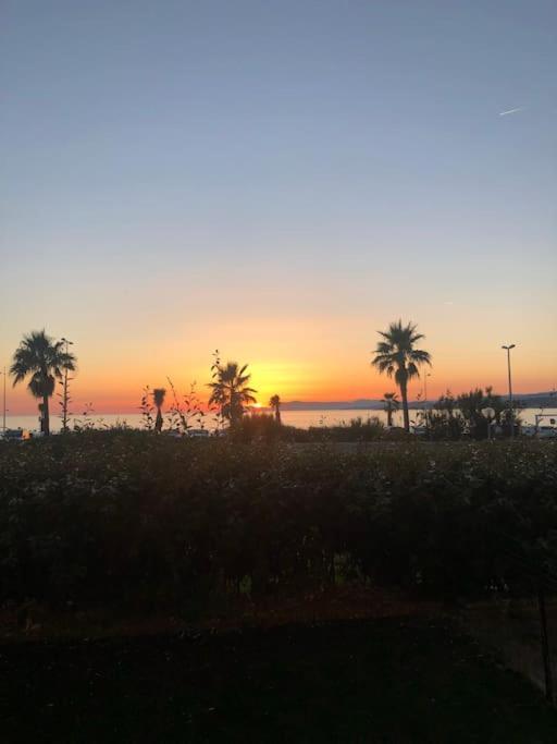 Appartamento Petite Endroit Splendide. Six-Fours-les-Plages Esterno foto